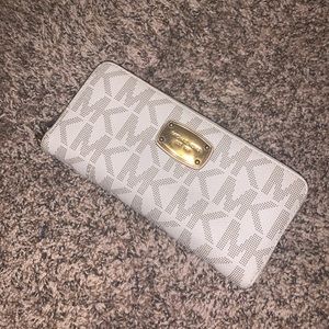 Michael Kors White and Gold Wallet